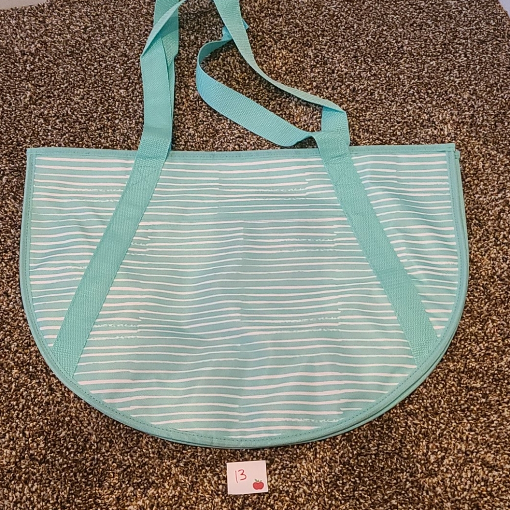 Thirty-One Teal round tote *NEW*